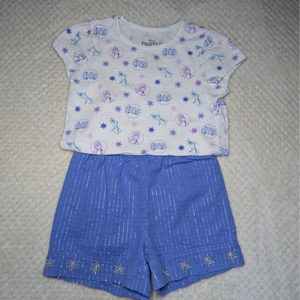Disney Frozen II Girls 2 Piece Outfit S 5-6‎ Elsa & Anna Shirt, Blue Shorts Set